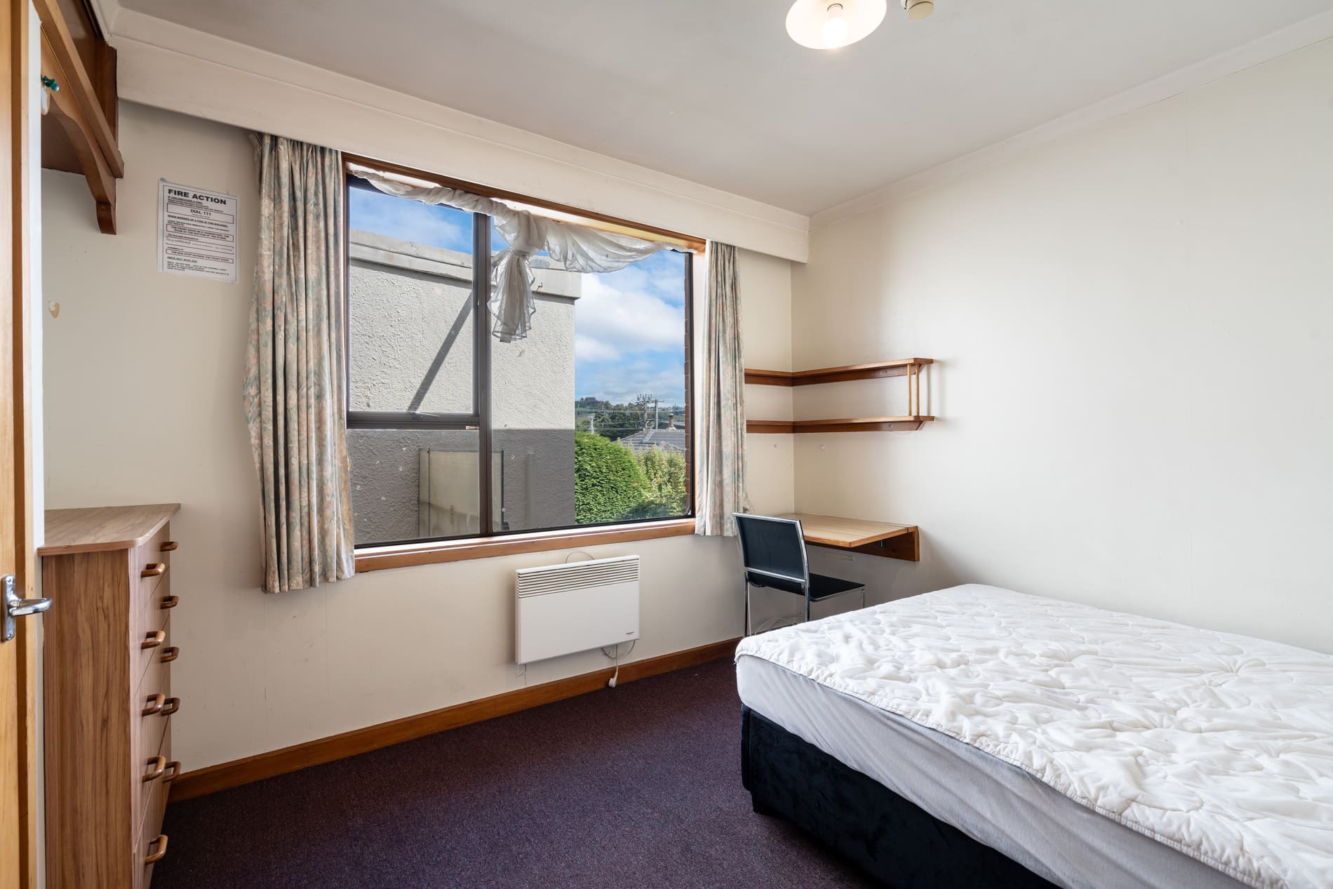 Furnished single room with bed, wardrobe and heater